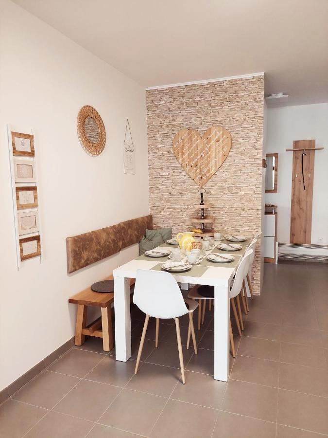 Newhome Nicole Premantura Luaran gambar