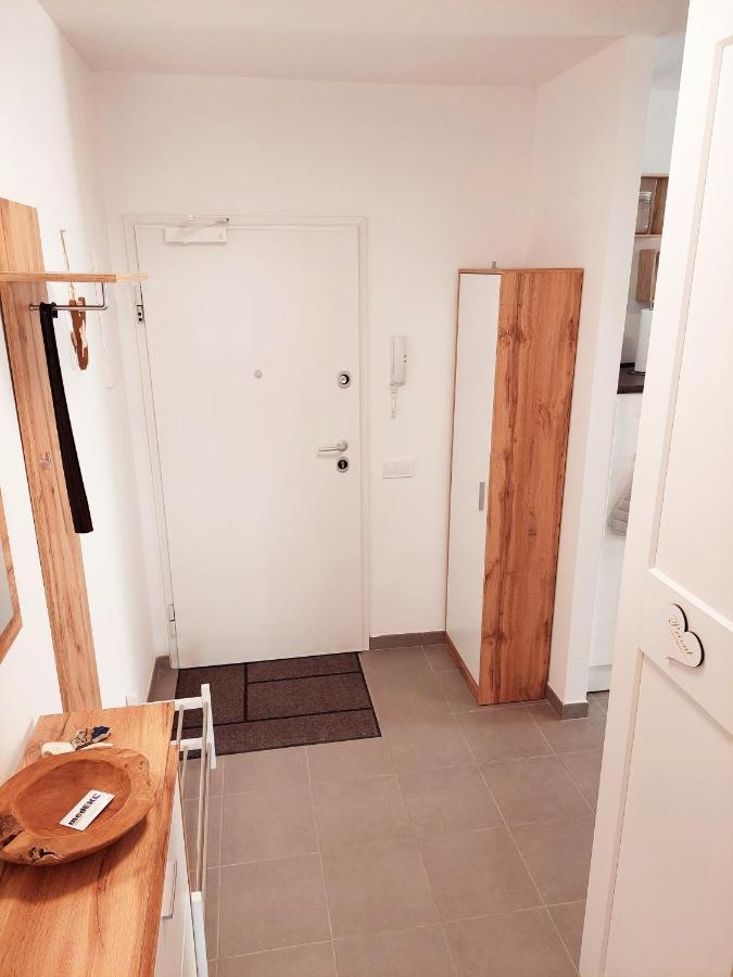 Newhome Nicole Premantura Luaran gambar