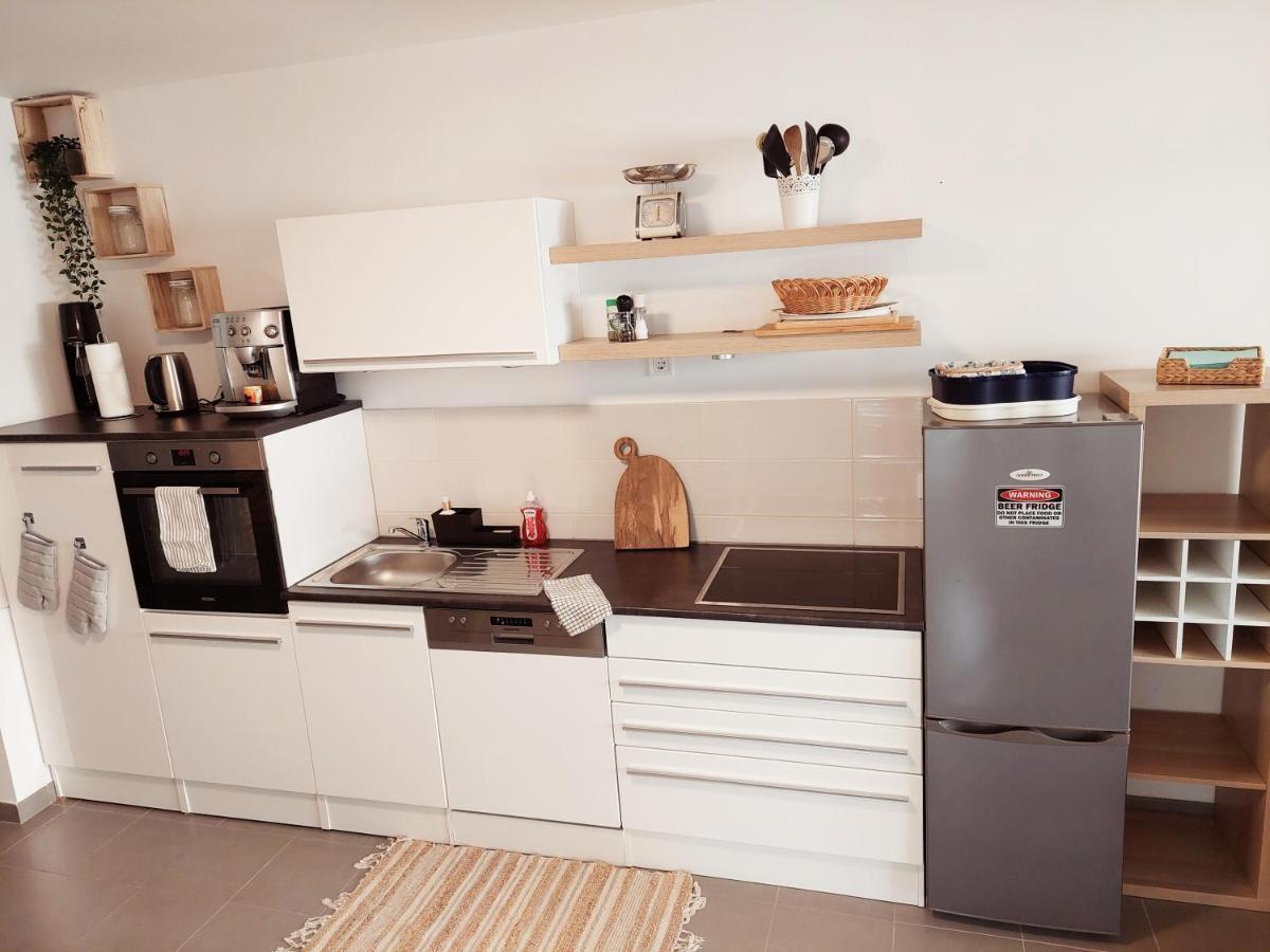 Newhome Nicole Premantura Luaran gambar
